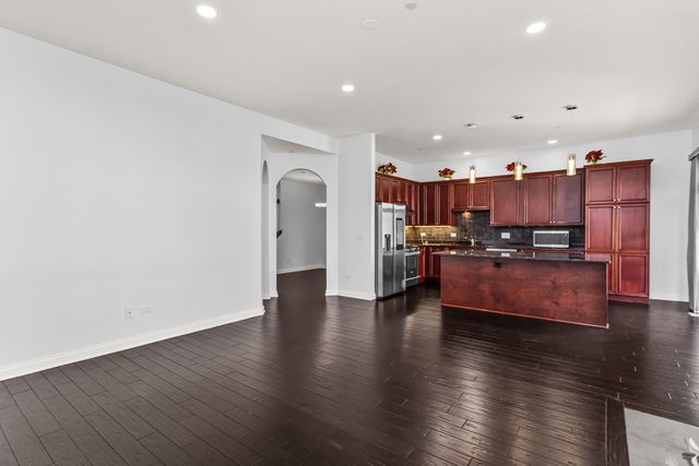 4406 Lainie Circle, Glenview, IL 60026