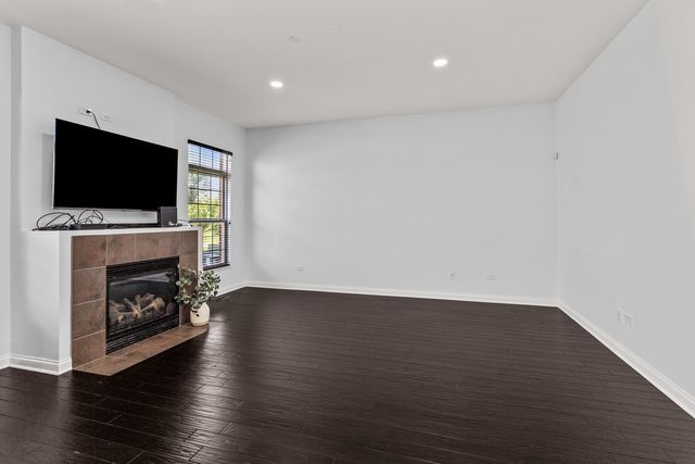 4406 Lainie Circle, Glenview, IL 60026