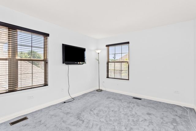4406 Lainie Circle, Glenview, IL 60026