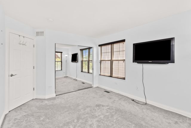 4406 Lainie Circle, Glenview, IL 60026