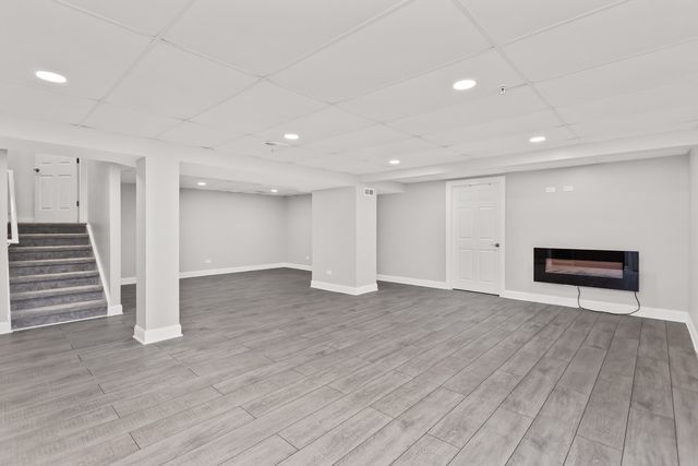 4406 Lainie Circle, Glenview, IL 60026
