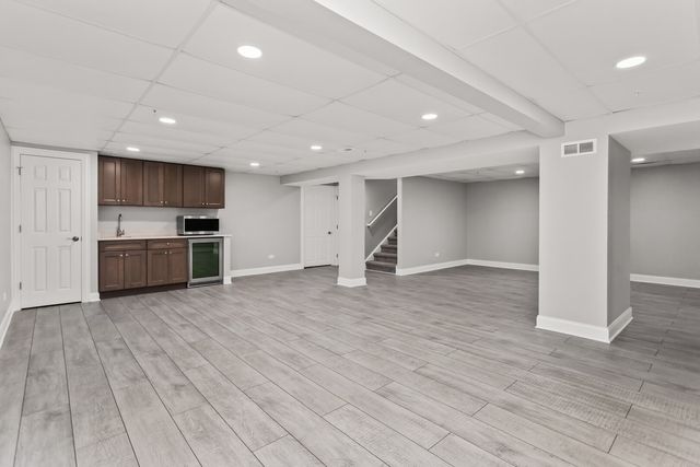 4406 Lainie Circle, Glenview, IL 60026