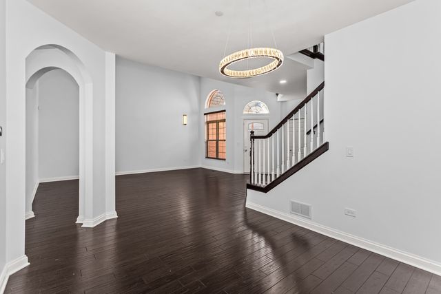 4406 Lainie Circle, Glenview, IL 60026