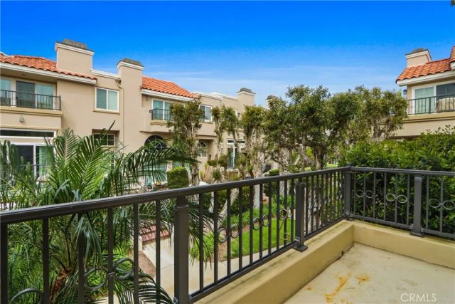 6031 Shadowbrook, Huntington Beach, CA 92648