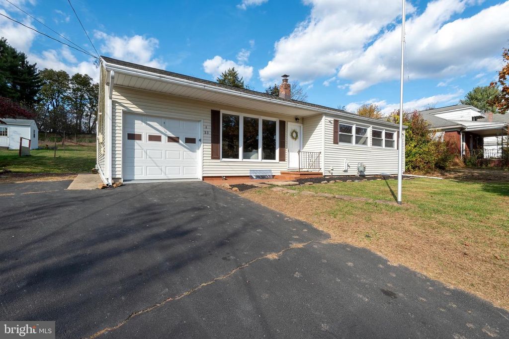 53 W MAPLE ST, Wrightsville, PA 17368