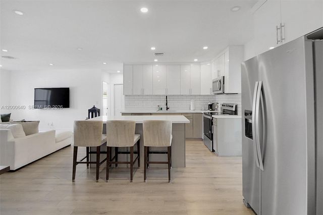 18361 NE 20th Pl 18361, North Miami Beach, FL 33179