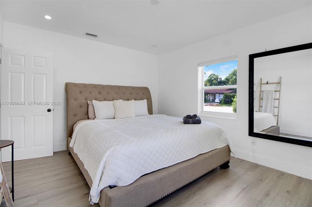 18361 NE 20th Pl 18361, North Miami Beach, FL 33179