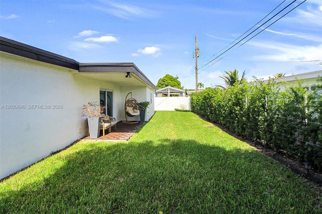 18361 NE 20th Pl 18361, North Miami Beach, FL 33179