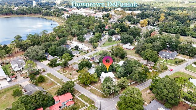 87 Bay Avenue, Defuniak Springs, FL 32435