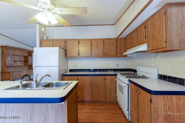 640 S 27TH Avenue, Show Low, AZ 85901