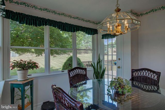 2041 HARROGATE RD, Lancaster, PA 17601