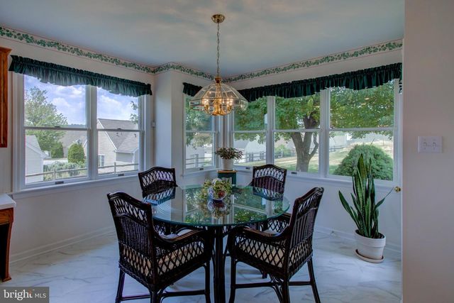 2041 HARROGATE RD, Lancaster, PA 17601