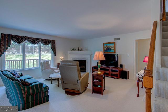 2041 HARROGATE RD, Lancaster, PA 17601