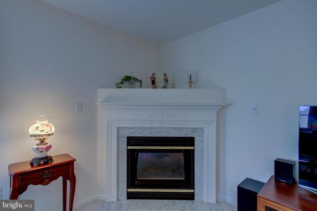 2041 HARROGATE RD, Lancaster, PA 17601