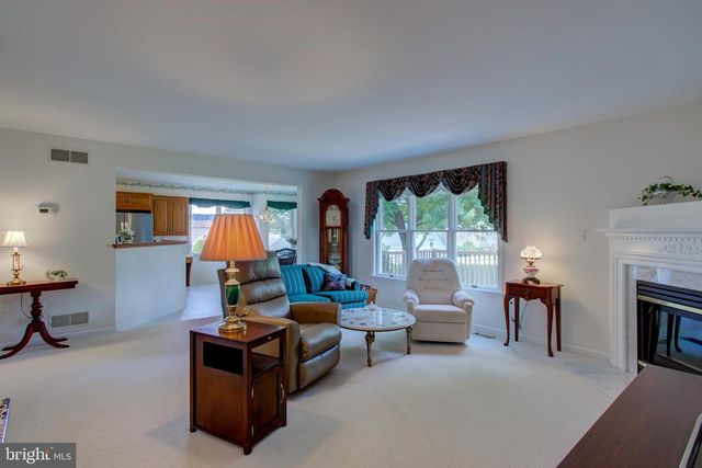 2041 HARROGATE RD, Lancaster, PA 17601