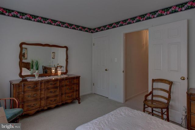 2041 HARROGATE RD, Lancaster, PA 17601