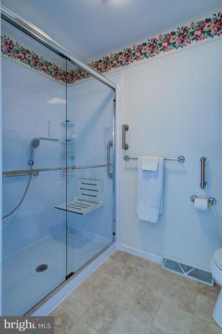 2041 HARROGATE RD, Lancaster, PA 17601