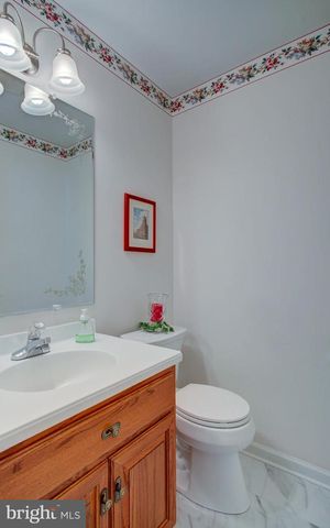 2041 HARROGATE RD, Lancaster, PA 17601