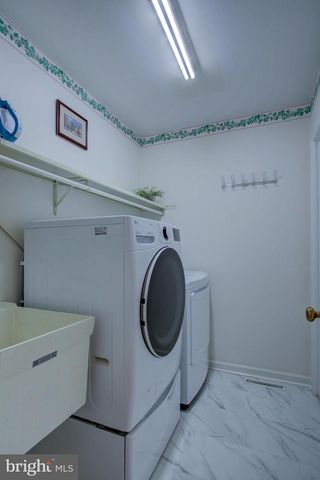 2041 HARROGATE RD, Lancaster, PA 17601