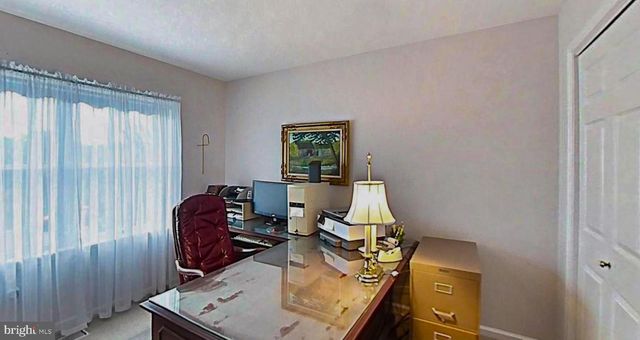 2041 HARROGATE RD, Lancaster, PA 17601