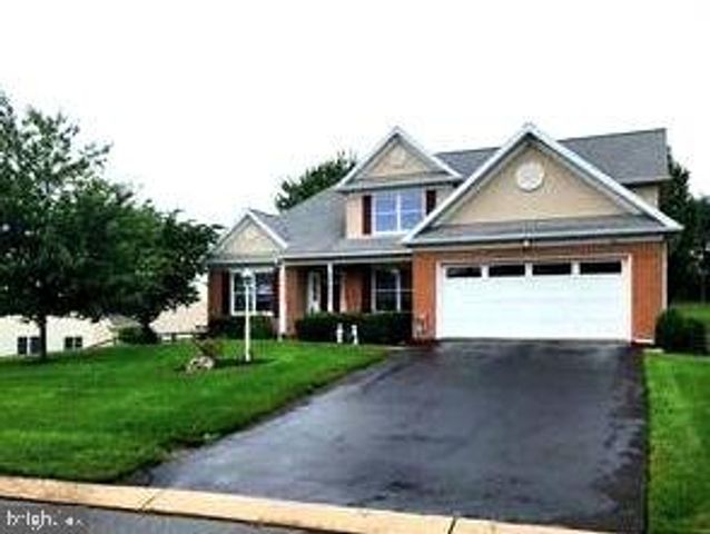 2041 HARROGATE RD, Lancaster, PA 17601