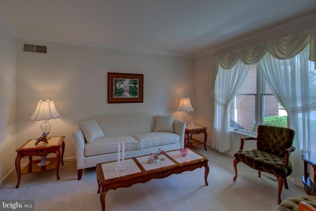 2041 HARROGATE RD, Lancaster, PA 17601