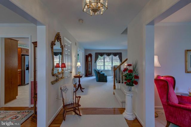 2041 HARROGATE RD, Lancaster, PA 17601