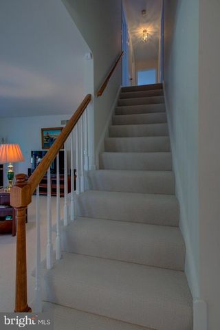 2041 HARROGATE RD, Lancaster, PA 17601