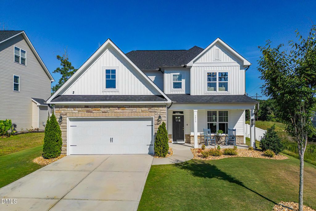 1515 Woodland Knoll Court, Fuquay Varina, NC 27526