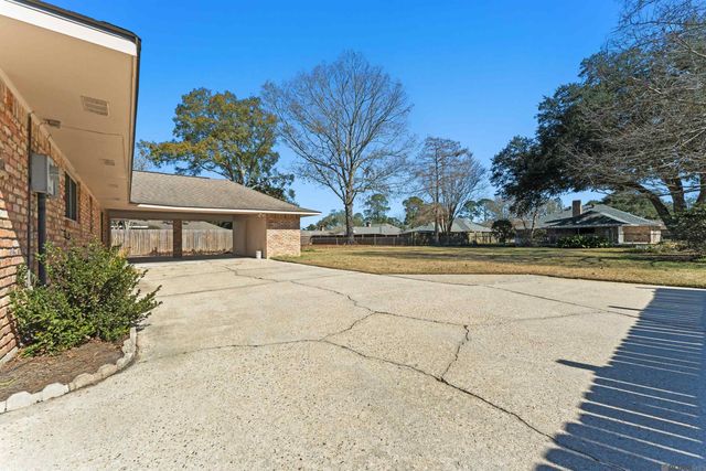 4817 Shadeland Dr, Baton Rouge, LA 70816