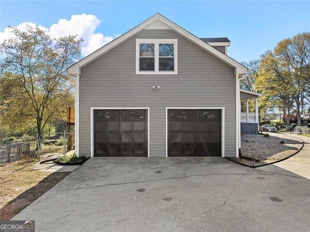 2950 Camp Mitchell Road, Loganville, GA 30052