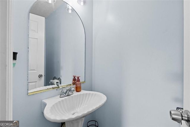 2950 Camp Mitchell Road, Loganville, GA 30052