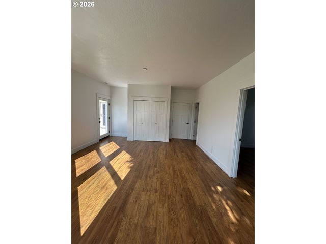 8780 Se FLAVEL St, Portland, OR 97266