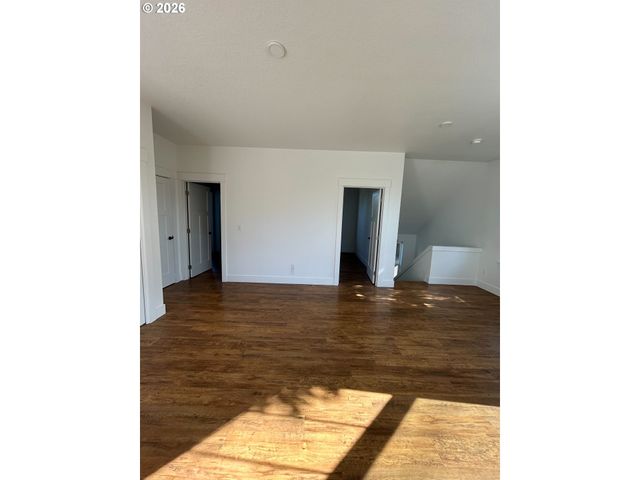 8780 Se FLAVEL St, Portland, OR 97266