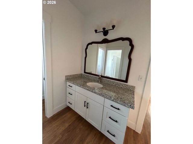 8780 Se FLAVEL St, Portland, OR 97266