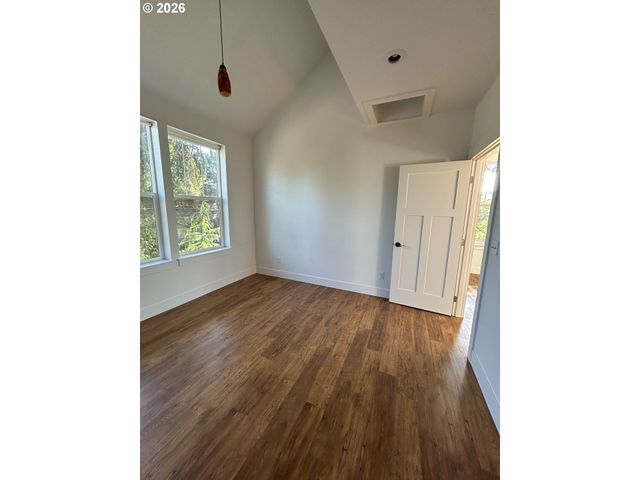 8780 Se FLAVEL St, Portland, OR 97266