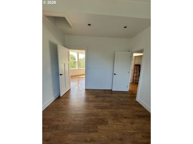 8780 Se FLAVEL St, Portland, OR 97266