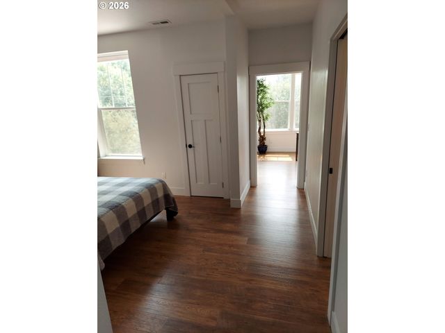 8780 Se FLAVEL St, Portland, OR 97266