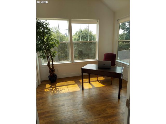 8780 Se FLAVEL St, Portland, OR 97266