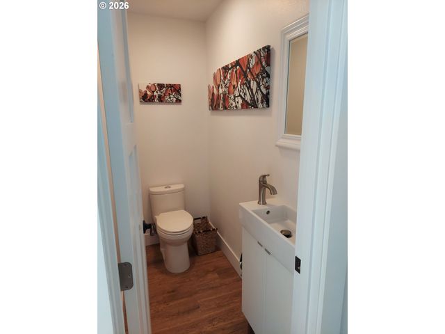 8780 Se FLAVEL St, Portland, OR 97266