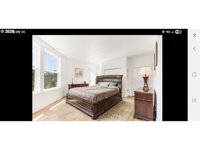 8780 Se FLAVEL St, Portland, OR 97266