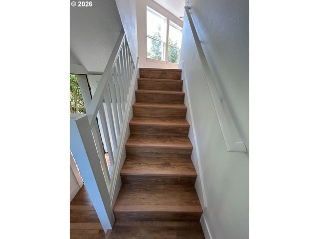 8780 Se FLAVEL St, Portland, OR 97266