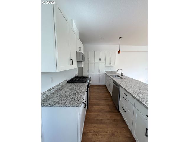 8780 Se FLAVEL St, Portland, OR 97266