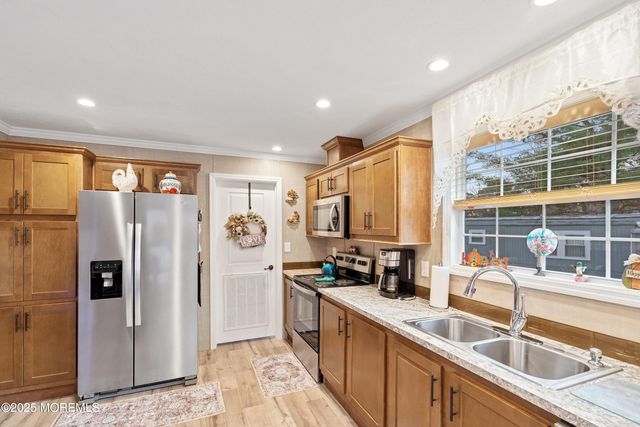 3 Badger Court, Whiting, NJ 08759