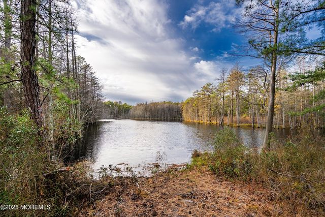 3 Badger Court, Whiting, NJ 08759