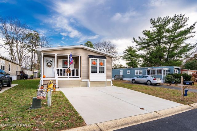 3 Badger Court, Whiting, NJ 08759