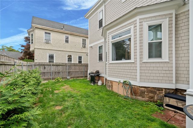 28 Rhode Island Avenue, Newport, RI 02840