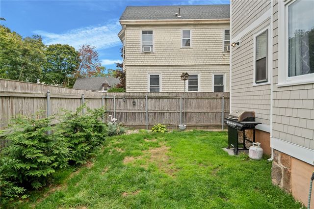 28 Rhode Island Avenue, Newport, RI 02840