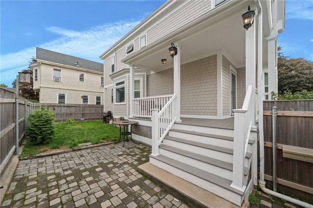 28 Rhode Island Avenue, Newport, RI 02840