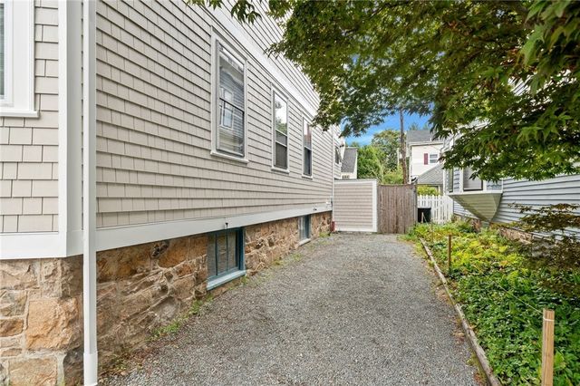 28 Rhode Island Avenue, Newport, RI 02840